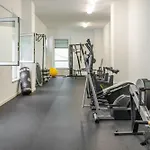 T3 Com Piscina Tenis Ginasio E Parq Infant Lisboa