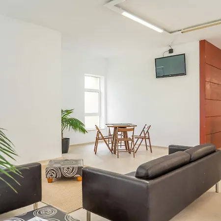 T3 Com Piscina Tenis Ginasio E Parq Infant Lisboa