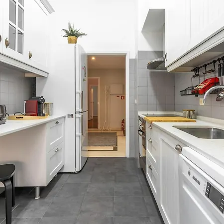Apartamento T3 Com Piscina Tenis Ginasio E Parq Infant