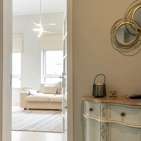 T3 Com Piscina Tenis Ginasio E Parq Infant *