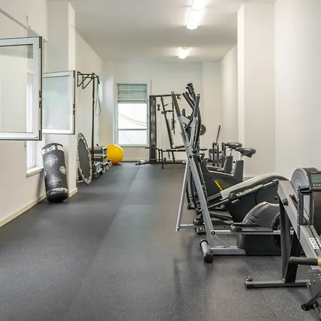 T3 Com Piscina Tenis Ginasio E Parq Infant Lisbon