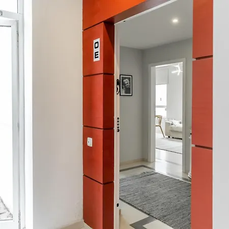 T3 Com Piscina Tenis Ginasio E Parq Infant